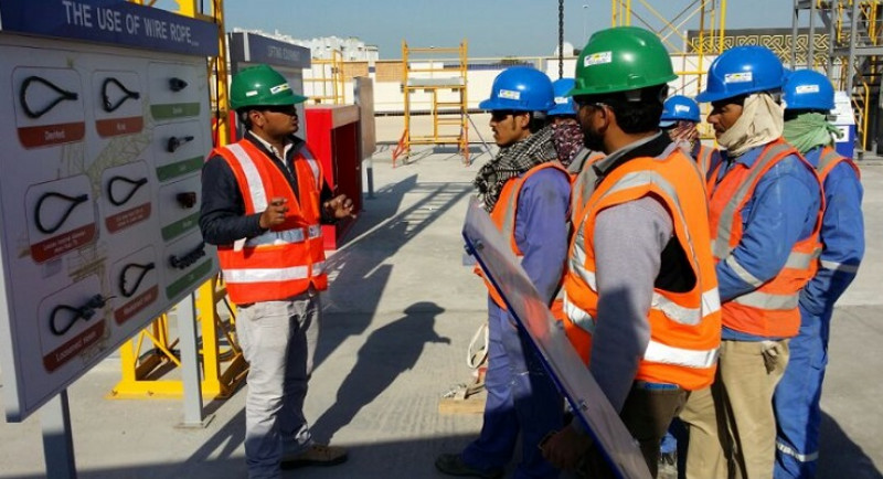 Công nhân mới làm nên tham gia khóa huấn luyện để đảm bảo quy trình làm việc an toàn